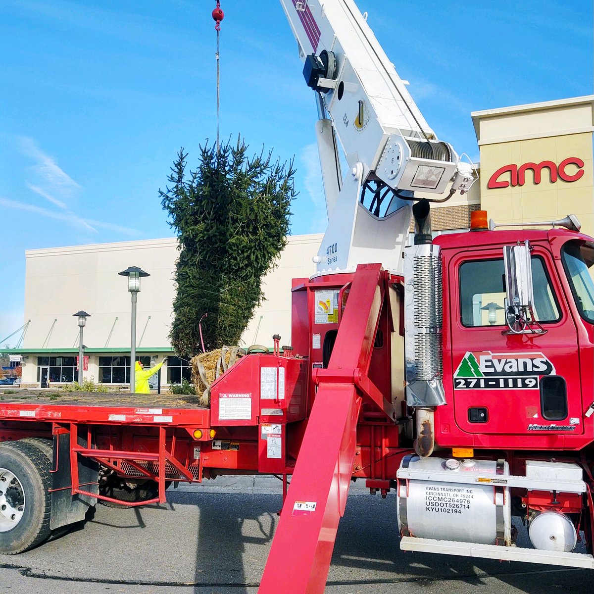 Evans_Group's tweet photo. Ain't she a beaut, Clark? The Christmas tree has been installed at Anderson Towne Center! Happy holidays! https://t.co/3U1KQWDMZw