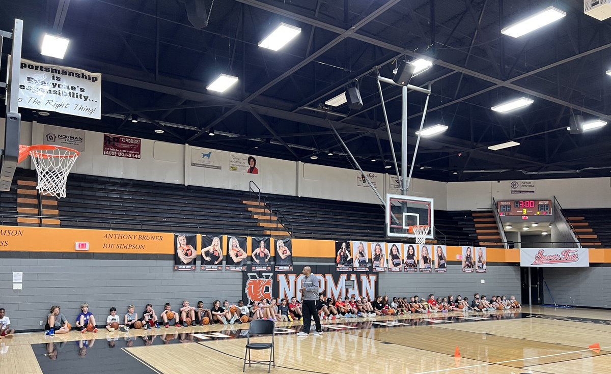 tohara_o's tweet image. Pre-Thanksgiving BB camp at NHS.🏀🦃
#individualdevelopment
#programdevelopment