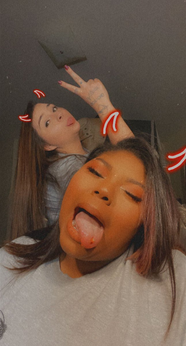 SummurLee's tweet photo. If you don’t know my best friend Emily , we’ll that’s just a fucking shame. BUT YOU BETTER WISH HER A HAPPY MF BIRTHDAY TODAY. Aaannnndddd if you’re feeling generous buy her a drink! (Cashapp: summskii , any and all contributions go straight to getting her drunk) https://t.co/zsxDBxMVoM