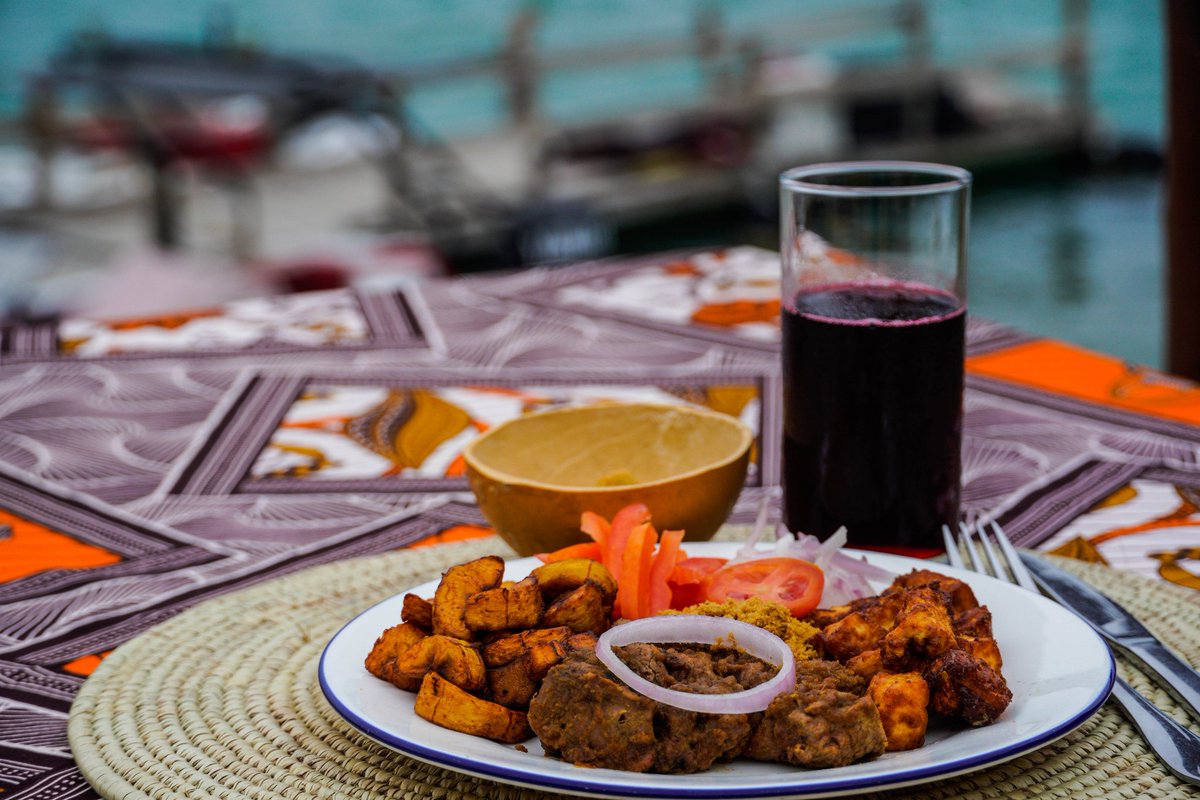 miadjoe's tweet photo. Le Restaurant Lounge Bar Miadjoe est ouvert du mercredi au dimanche à partir de 12h. Tel📱: 70584848.  ⁣
⁣
#Miadjoe #Aného #ViandeDeBoeuf #Alloco #Wangash #LacTogo #Grillades #Loisirs #Excursions #Apunukpa #Embouchure https://t.co/KtNQQGTHHF