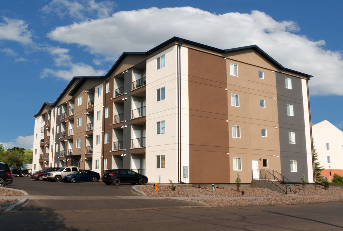 718 3rd Street, Estevan 
MLS# SK875538
$10,300,000
💥Investment Opportunity💥
-55 unit complex, individual titles for each unit
-39 1 bedrooms units, and 16 2 bedrooms units

royallepagedreamrealty.ca/recip.html#!/w…

#jamiedyer #royallepagedreamrealty #estevancondos #estevan