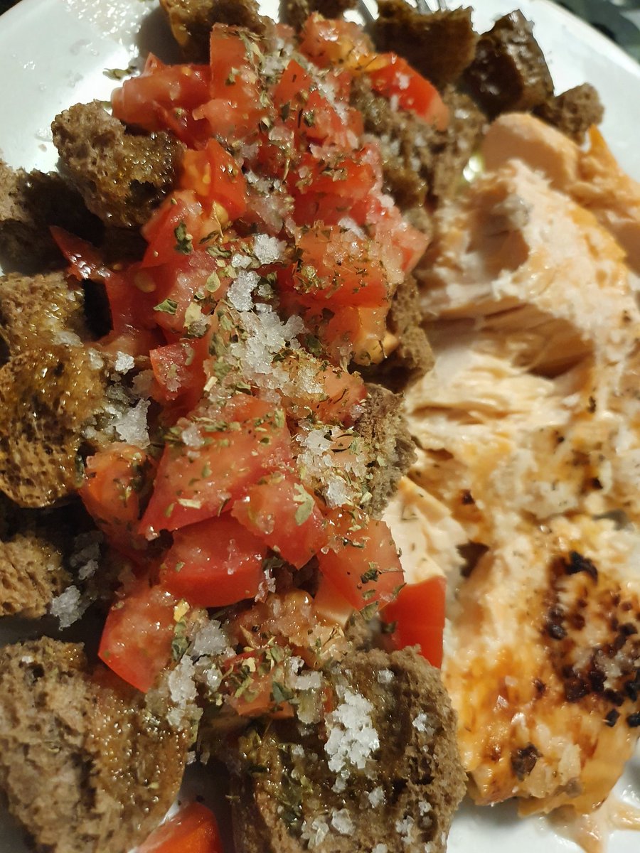 Huculinka's tweet photo. Across Europe: Salmon from Norway and Dakos from Crete. #WinterInGermany https://t.co/lX0hxtfvus