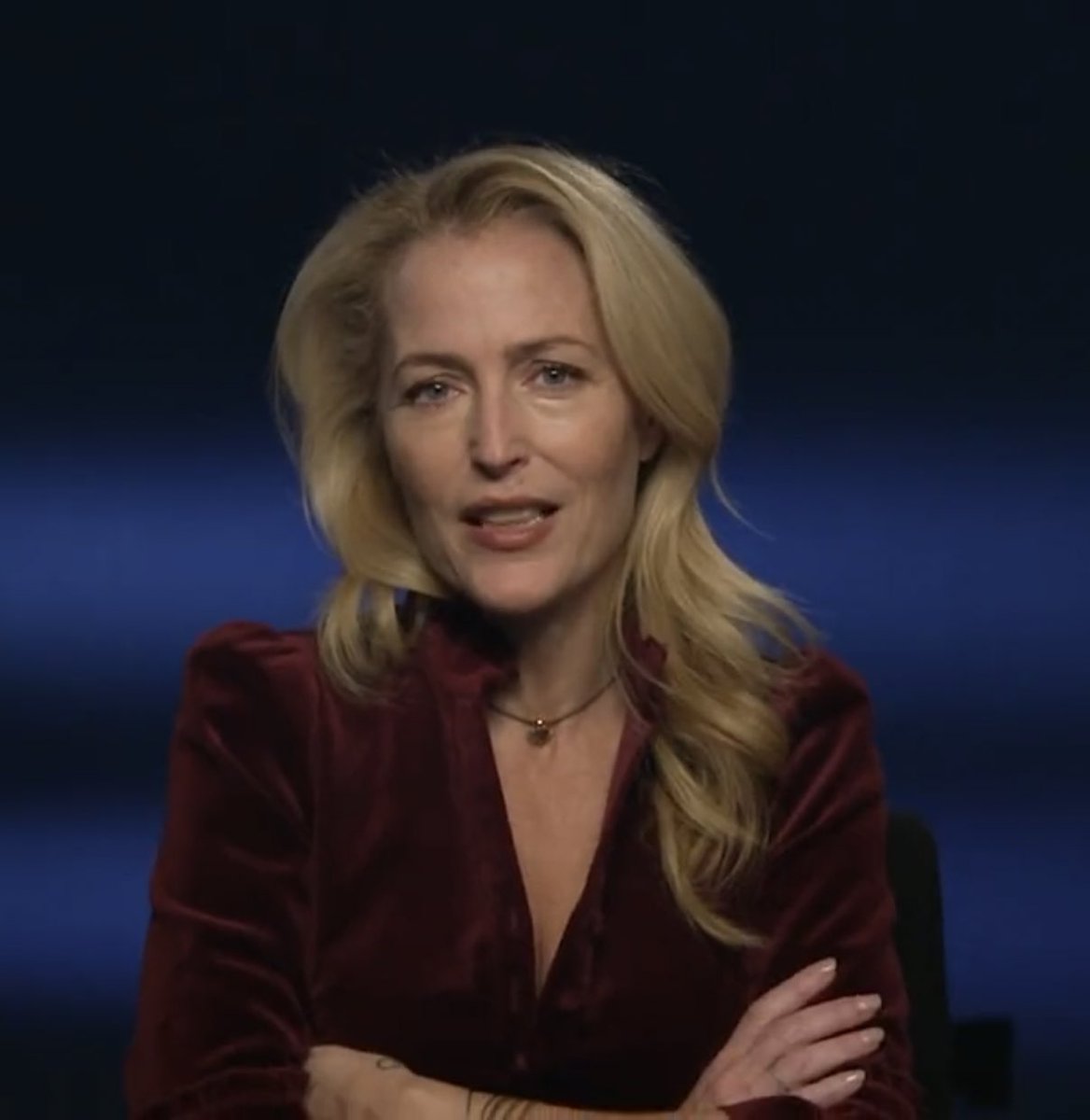 sapphicmacbeth's tweet photo. I AM GOUNG FERAL. THE LONG HAIR, THE CHEEKBONES, THE NECKLACE, THE BURGUNDY VELVET FIT. I CANT COPE, GILLIAN ANDERSON BE MY WIFE NOW https://t.co/446dnbBRit