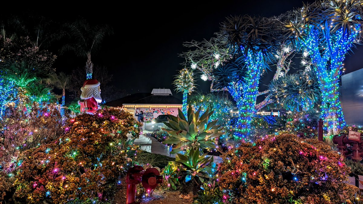 sd_explorer's tweet photo. Want to get into the Holiday Spirit? Check out the #DanaPoint Harbor #Christmas Lights and festivities at #Holidays at the Harbor in Dana Point https://t.co/0BKZKlHf3S via @sd_explorer https://t.co/WB0cq1VkGc