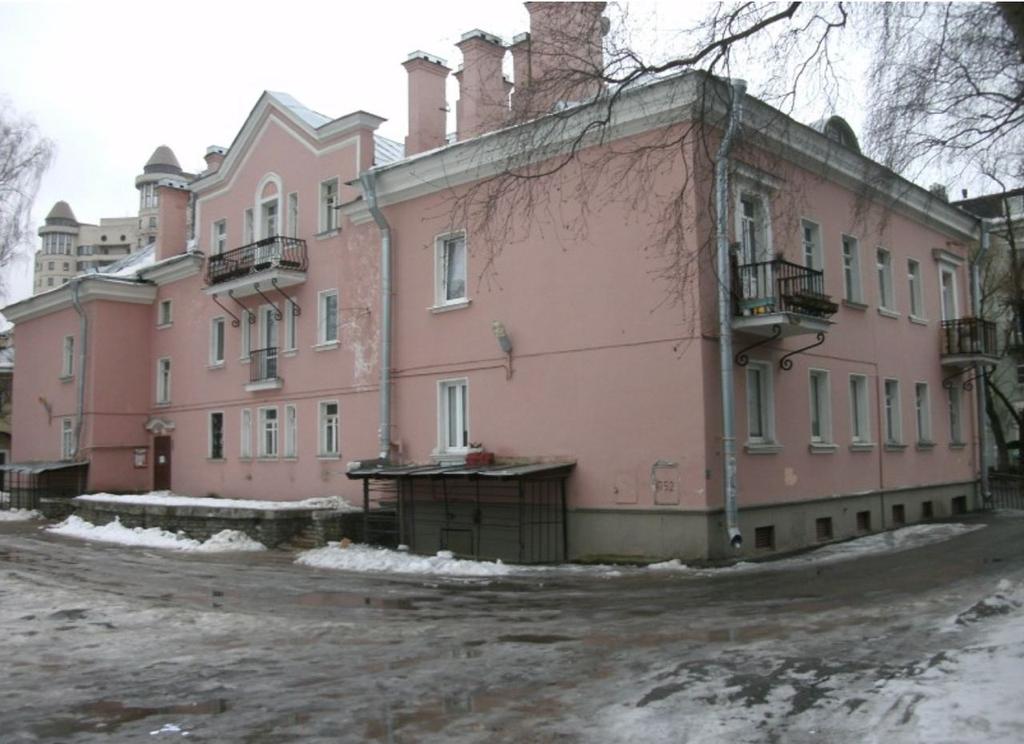 directklad's tweet image. В Санкт-Петербурге жилой дом выставили на продажу вместе с жильцами

О том, что готовится продажа жильцы узнали из интернета

Риэлтор Марина написала, что покупателю будет оказана помощь в переводе здания из жилого в нежилой фонд

Купить дом с жильцами можно за 500 млн рублей