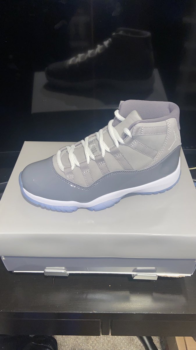 LowHeat23's tweet photo. @SneakerNews https://t.co/Qnshs7igvi