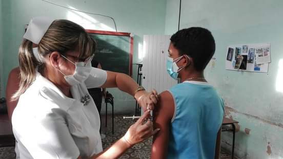 dgslastunas's tweet photo. #PuertoPadre más del 90 por ciento de los menores de 18 años con esquema completo de vacunación. #CubaViveYRenace. #MinsapCuba. #VivianaDps.
#RosaMariaRamirezPerez.
#GuiuzelP. #GeoPAlvarez. https://t.co/dJqknBd114