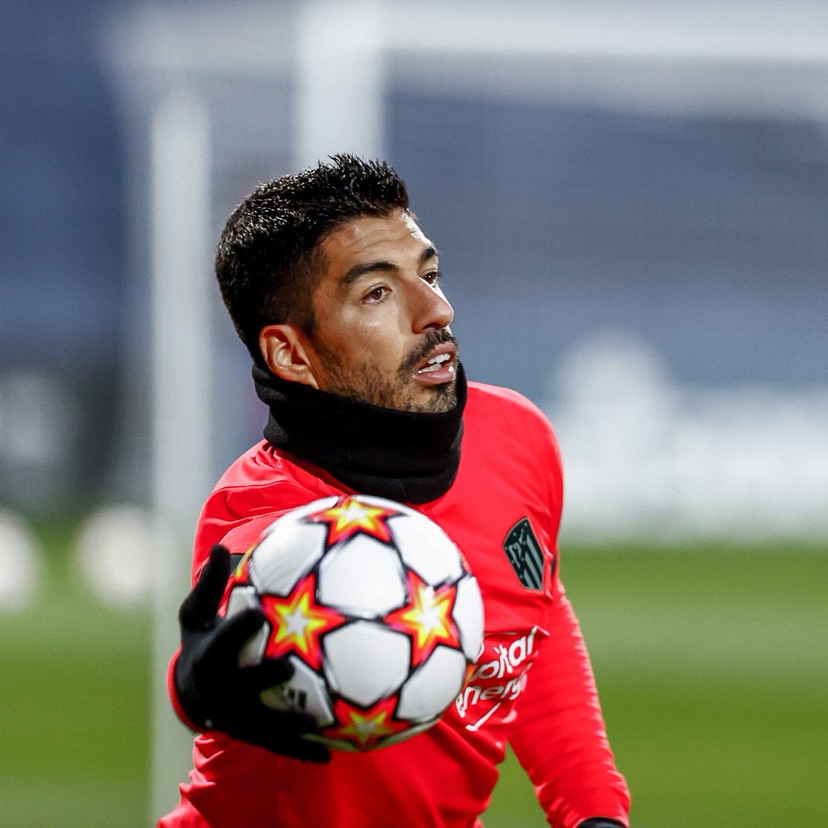 LuisSuarez9's tweet photo. ser una noche de champions increíble y siempre con el apoyo de nuestra GRAN AFICION!!!! Vamos atleti 🔴⚪️💪🙌👊 #siemprepositivo #vamosequipo #todosjuntos https://t.co/CsiUJWr6MX