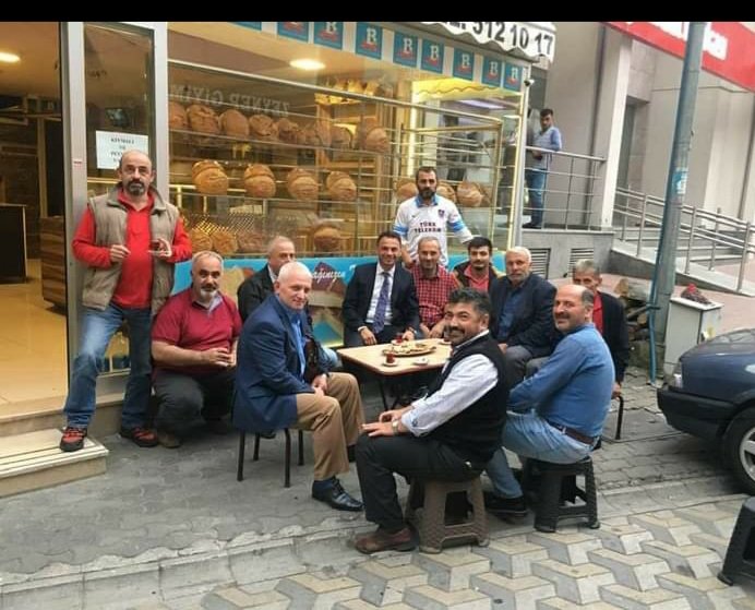 NeseYldrm89's tweet photo. @MErdiCak @koray_kochan başkanım  birtane makamda resminizi bulamadım iyimi ya esnafla,ya vatandaşla,yada cenaze ve düğünlerimizde galiba Maçka Sokakları burası😎👍 https://t.co/HQPGYQ3iMP