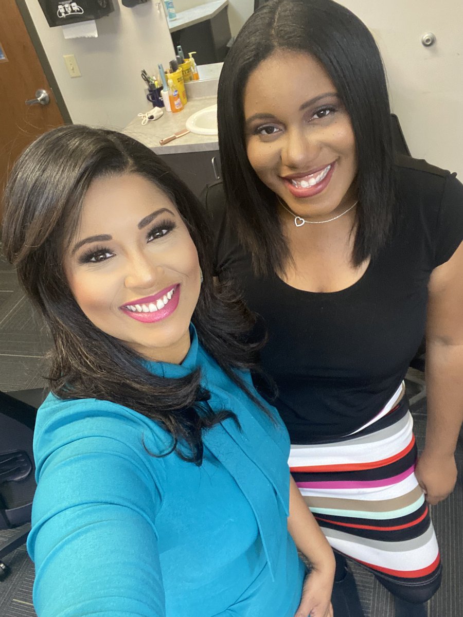 WinnieMarieNEWS's tweet photo. Words cannot describe how grateful I am to be part of CBS 58β¦
This news team really care about me and my ability to succeed.!
Just trying to keep a smile on my face to power through this heavy and emotional week.
#AnchorBae
#amandaporterfield
#love
#News
#Milwaukee https://t.co/0O9XLAmchK