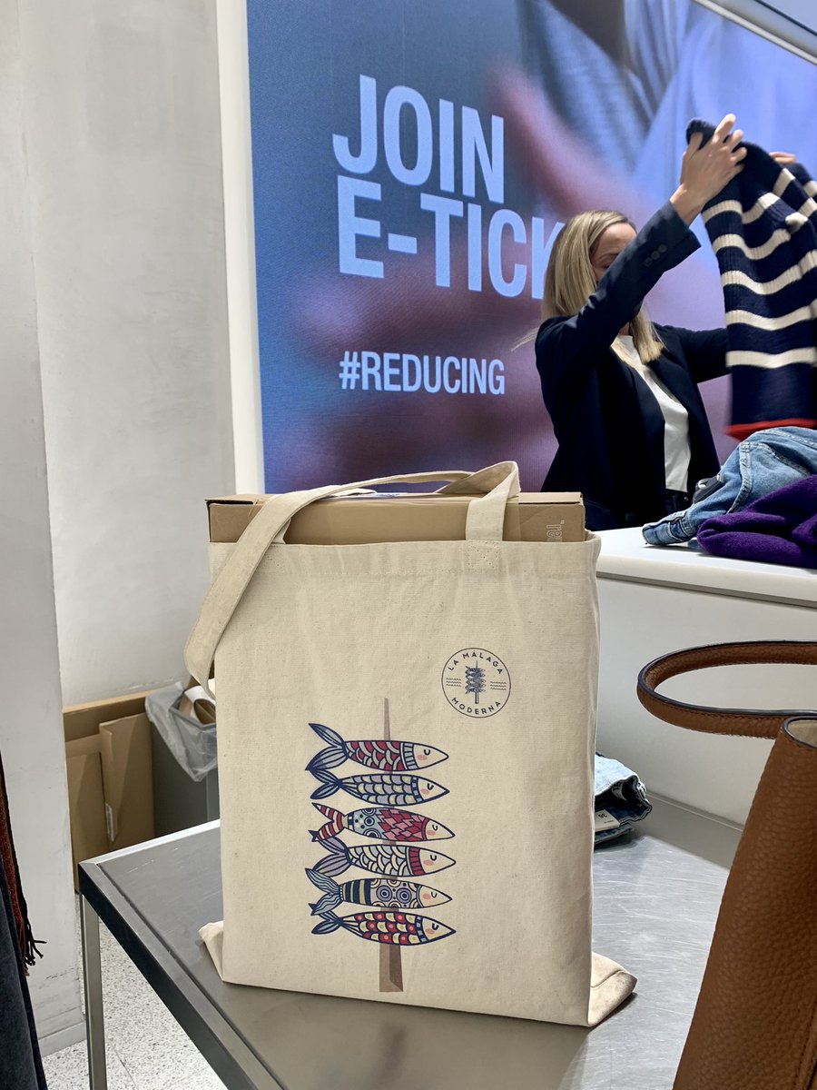 LaMalagaModerna's tweet photo. Tamaño Amancio. #Talegas #Totebags #Algodón https://t.co/H0oaWLXOP5