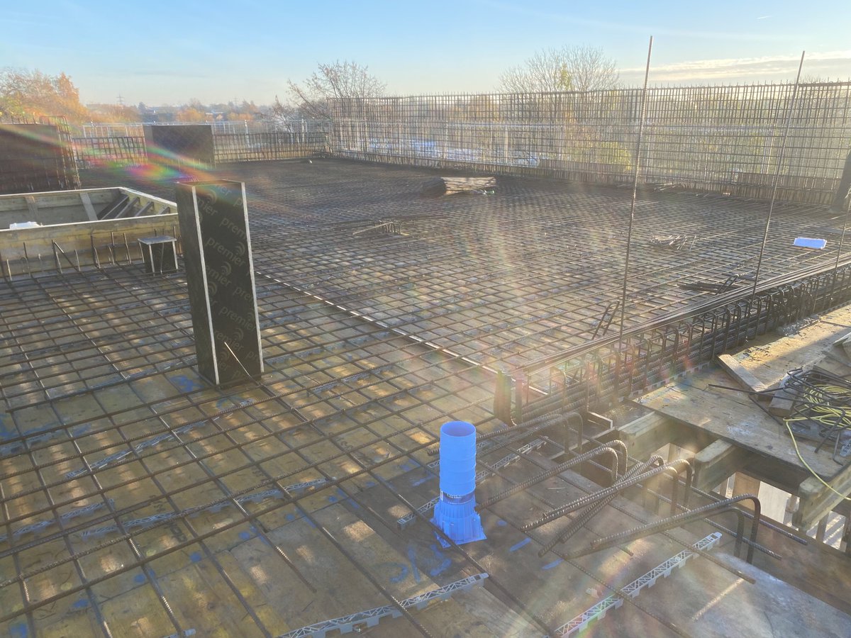 Winter sunshine peering through on site at The Meadows Community Centre in Cambridge for ⁦<a href="/Hill_Group_UK/">Hill_Group_UK</a>⁩ 

Roof slab on Community hub being readied for first of two pours