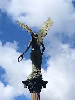 LydiaCLee's tweet image. Light over darkness buff.ly/3n3A9Jq #Itsasnap