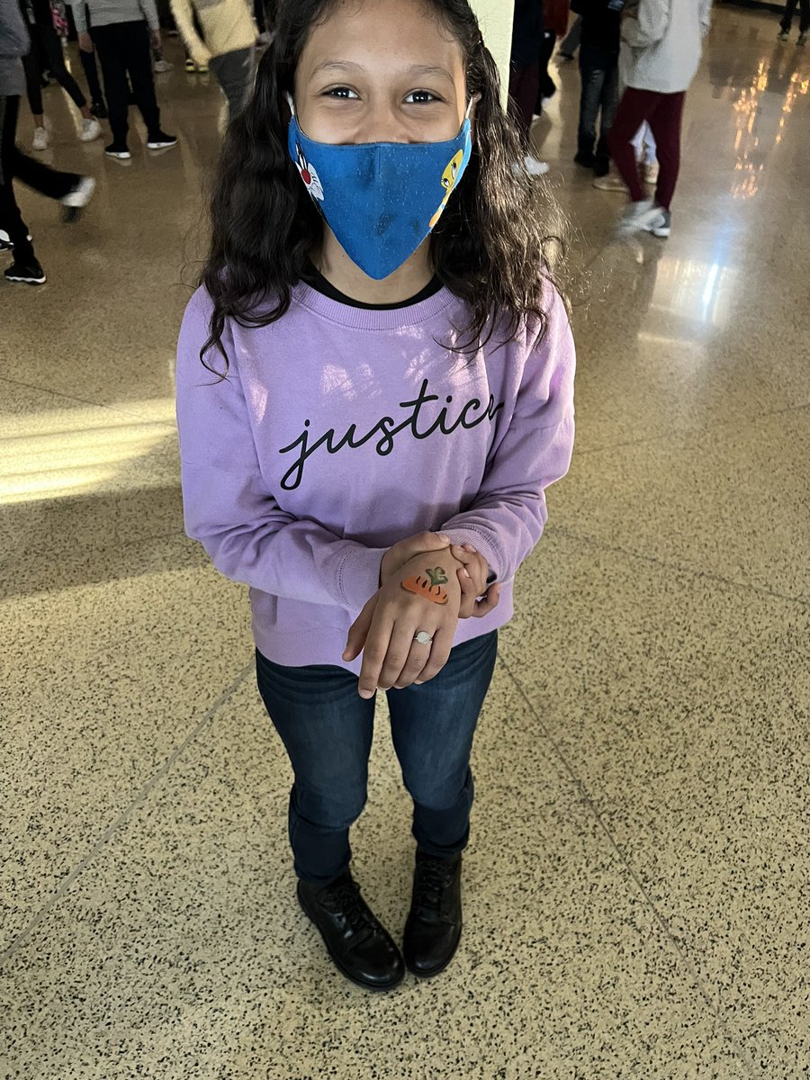 CoolColeMuhls's tweet image. Fifth grade had their fall social today! Smiles and laughter all around! #coolcolemuhls @muhlsd #muhlpride