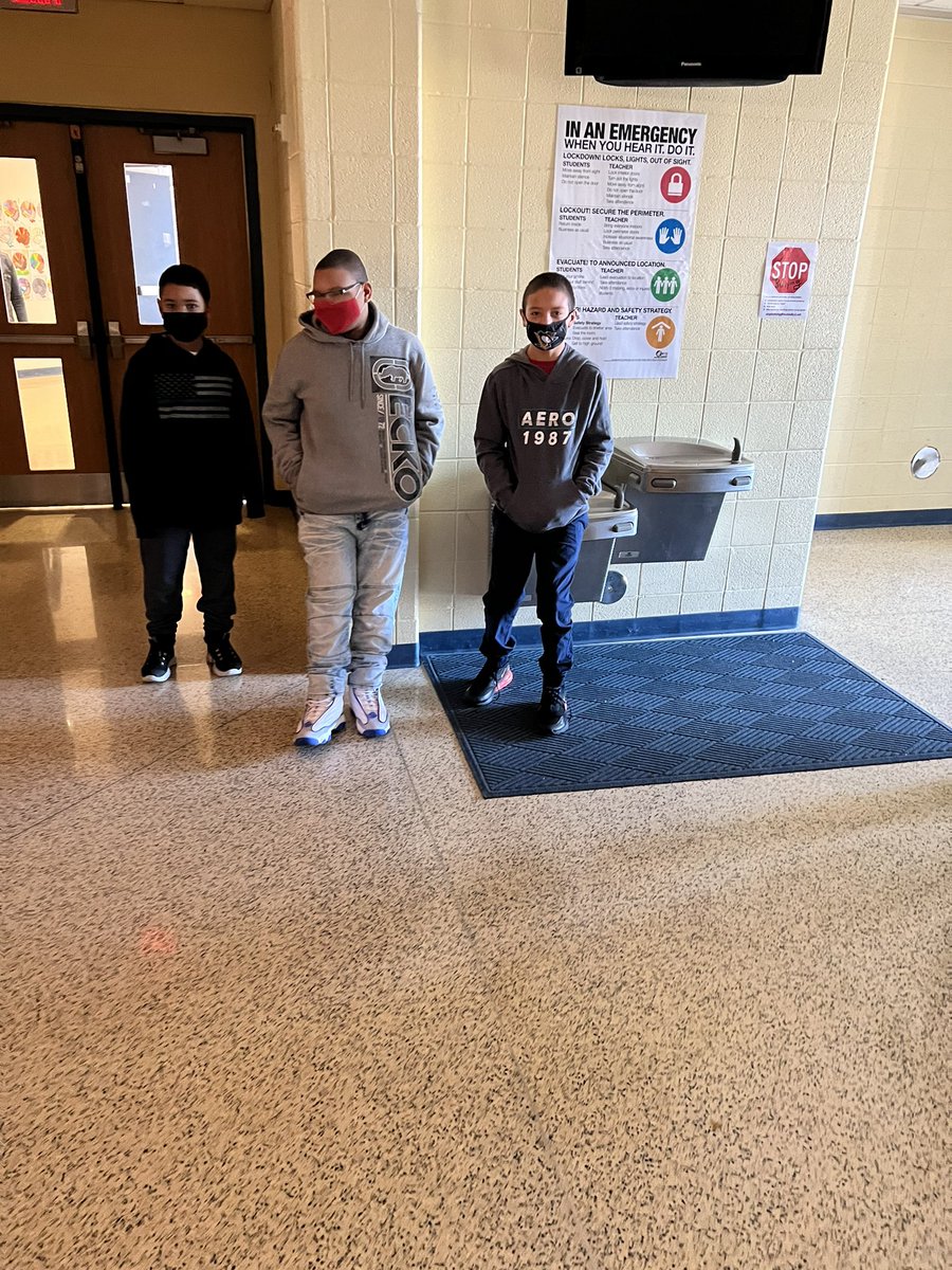 CoolColeMuhls's tweet image. Fifth grade had their fall social today! Smiles and laughter all around! #coolcolemuhls @muhlsd #muhlpride