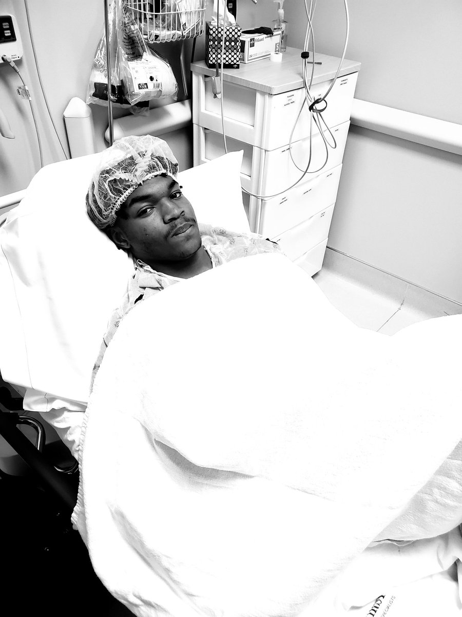samahoops's tweet photo. Thank you all for your prayers for @EB_20_ It's almost Go Time. May the Lord guide the surgeon's hands. #warrenwarriors #texashardwork @EB_20_ @Coach_kylesmith @SHardwork @hardworktx2023 https://t.co/rGADhUFjjF