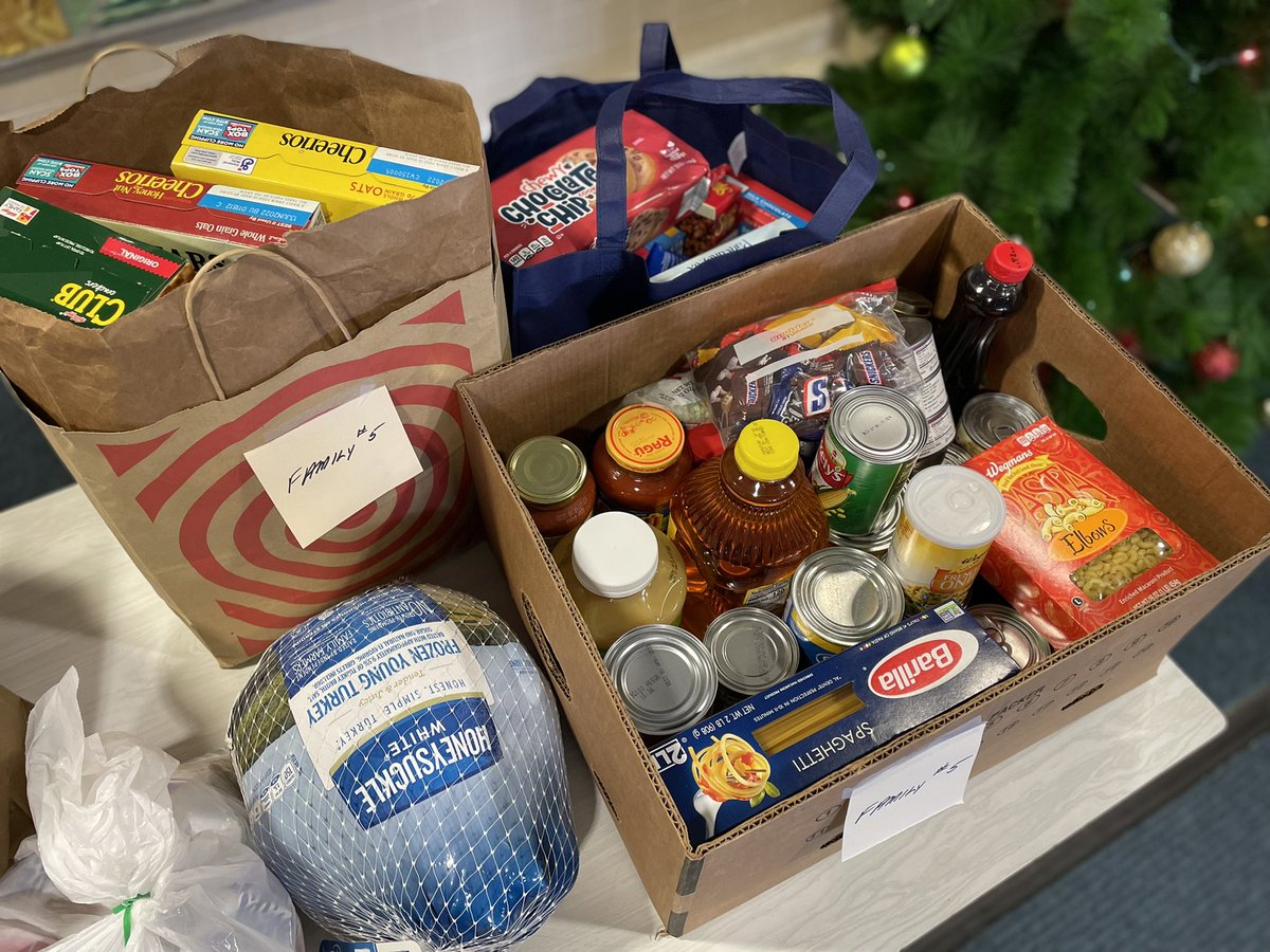 MRELunchBunch's tweet photo. Helping MRE families is what we do best here. From our family to yours…Happy Thanksgiving ♥️ https://t.co/XQf57Nn5z1