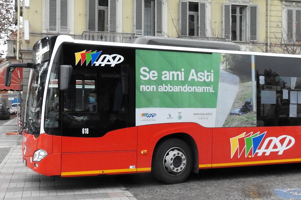 AstiServPubbl's tweet photo. Non abbandonare i rifiuti e mantieni pulita la tua città!

Lo ricorda anche Asp con la campagna sui bus che attraversano Asti. https://t.co/LAl5tiuaGd