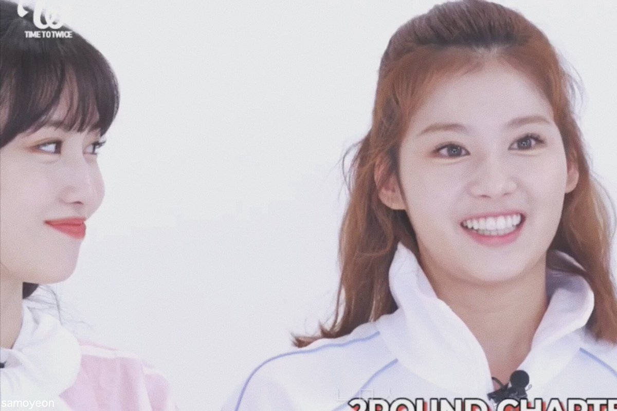 hiraishour's tweet image. the way momo looks at sana like she’s her whole world 🥺
#MOMO #SANA