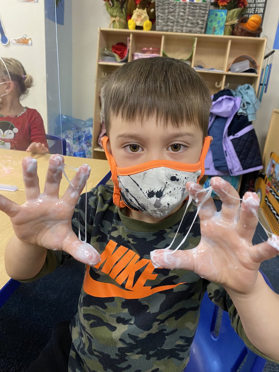 amandaeromo's tweet photo. Slime time!! 😜 #prek #science @brigschools https://t.co/FfNwYv6zuO