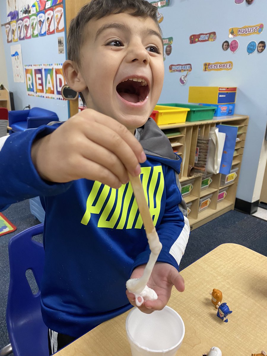 amandaeromo's tweet photo. Slime time!! 😜 #prek #science @brigschools https://t.co/FfNwYv6zuO
