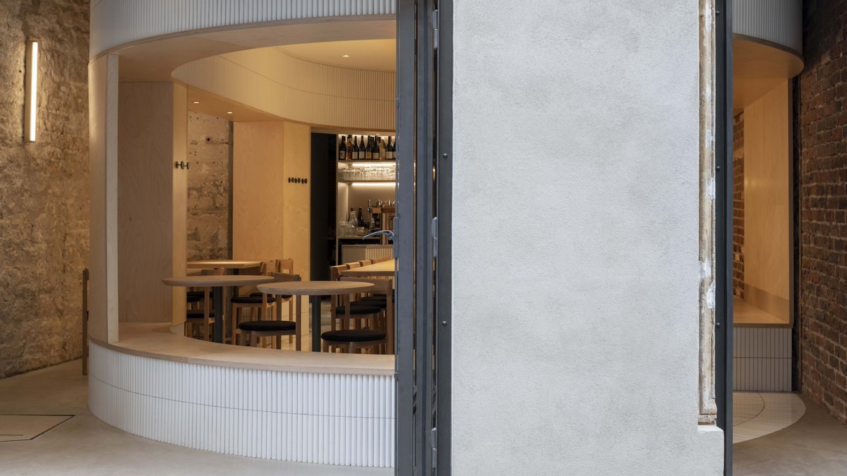 dezeenawards's tweet photo. The Arena-Papi by @neriandhu wins @dezeenawards 2021 small interior of the year. Congratulations! #dezeenawards #interiors #awards https://t.co/NImXLqOEOq