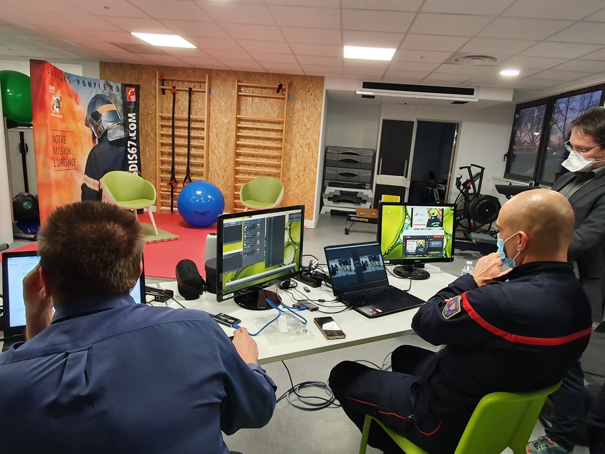 sdis67's tweet photo. Les #Pompiers67 se préparent pour la visioconférence consacrée aux #épreuves sportives du concours de caporal de sapeurs-pompiers professionnels.
Vous êtes inscrits à la @PrepconcoursSpp ? Rejoignez-les ce soir à 20 h sur l'espace visio de la plateforme.📺
https://t.co/nGiKCws3fa https://t.co/9WPwJ8adBI