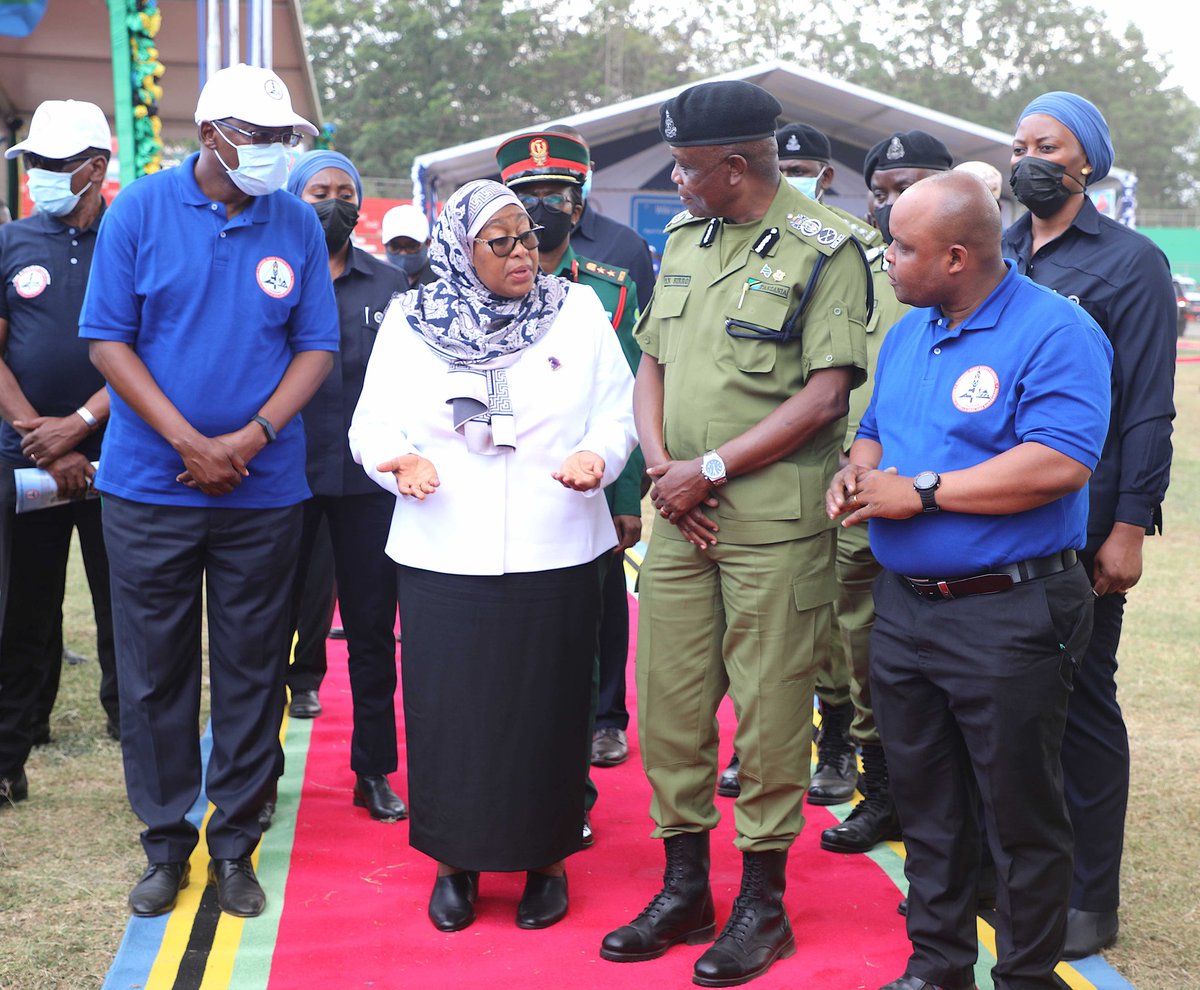 Zic_znz's tweet photo. (1/2) Leo tumeshiriki katika Maadhimisho ya Wiki ya Nenda kwa Usalama ambapo kitaifa yanafanyika Jijini Arusha. 

Huku mgeni rasmi akiwa Rais wa Jamhuri ya Muungano wa Tanzania Mhe Samia Suluhu Hassan. https://t.co/KjWEnabkhS
