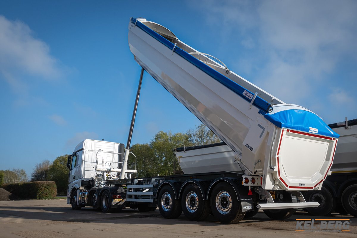 Kel_Berg's tweet photo. We had the pleasure of preparing and delivering P & A Transport's latest piece of equipment, a Kel-Berg T100 aluminium aggregate trailer. Thanks to Neil for choosing Kel-Berg, we appreciate your business.
#aggregates #kelberg #edbro #jost #construction #constructionuk #trailers https://t.co/61Op0uBksh