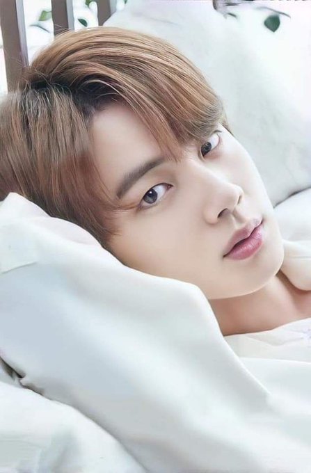 myhopelov's tweet photo. #Jin es el #1 en la cima de #GaonDownloadChart en #Korea con su increíble OST #Yours que batió récords , y ahora es el primer miembro de #BTS en encabezar la lista con una canción en solitario.!
C. @/WORLDMUSICAWARD https://t.co/FArxMTqS8q