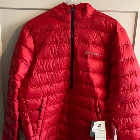 MeganDessel's tweet photo. So good I had to share! Check out all the items I'm loving on @Poshmarkapp #poshmark #fashion #style #shopmycloset #eddiebauer: https://t.co/kRYh7yQuqn https://t.co/i29E4wjOUb