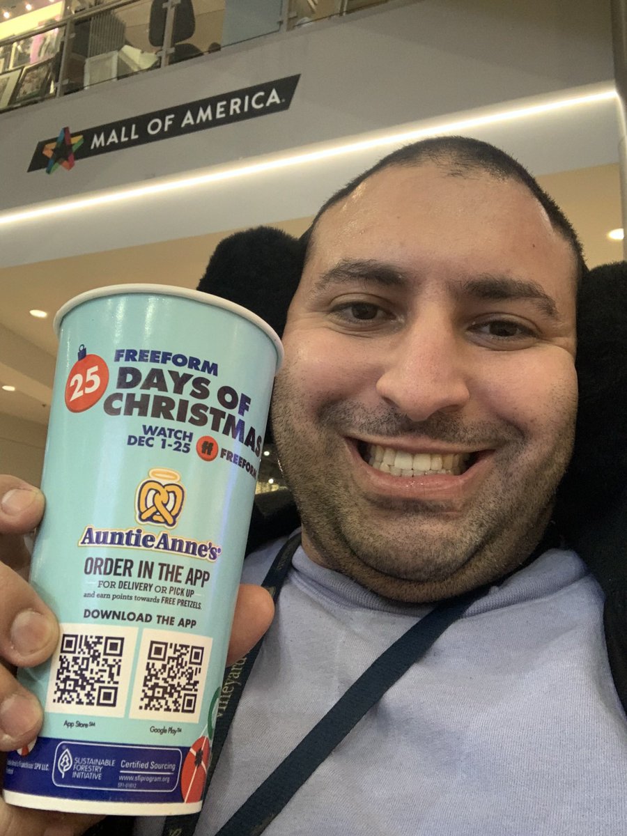 airhasiescardo's tweet photo. Yesterday inside @mallofamerica! Happy Thanksgiving 2021! Can’t wait for @25Days of Christmas Celebration by watching @freeform starting on December 1, 2021! #LifeInMinny #SeasonsGreetings #HasiAganistTheWorld https://t.co/4bijW7yi6s