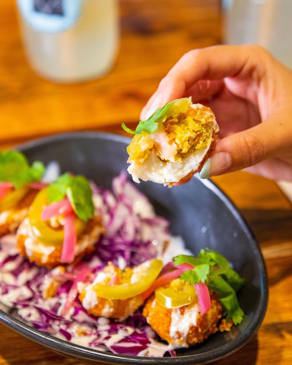 eggshawaii's tweet photo. When it's this delicious, it's great to have options at @Scratch

>> Dine-in &amp; Take-out
Delivery through @bitesquad @doordash @grubhub <<

📸  @scratchkitchenhi
#growlocal #buylocal #cooklocal #eatlocal #supportlocal #localvalues #imuahawaii https://t.co/0u2xqBnDRx