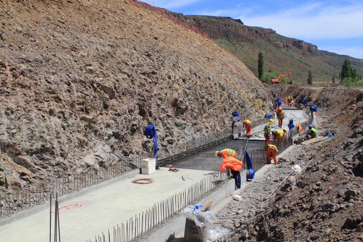 OmarGutierrezOk's tweet photo. Además, estamos desarrollando el aprovechamiento multipropósito Nahueve, una central hidroeléctrica de 4,5 MW que mejorará el servicio eléctrico de la zona norte y ampliará las áreas de riego en producción. #JuntosPodemosMás https://t.co/DWizcrLaqm