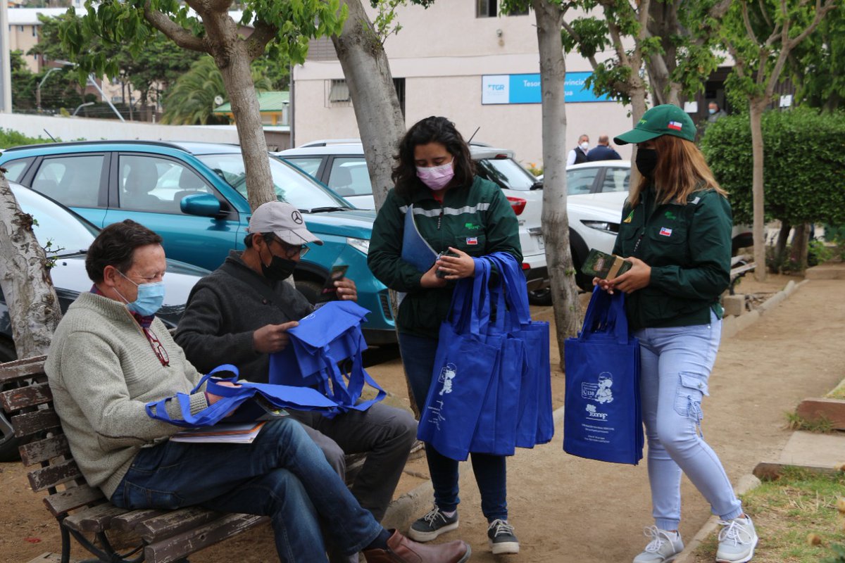 DPPPetorca's tweet photo. ✅¡ Protejamos nuestro patrimonio natural y cultural!
Esta mañana nuestra DPP @mpazsante encabezó un operativo junto a Conaf para concientizar a los vecinos y vecinas sobre la prevención de los incendios forestales los que afectan gravemente la flora y fauna del país.🌴🎋🌳 https://t.co/ft7n8UAaaF