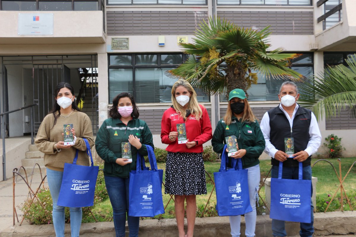 ✅¡ Protejamos nuestro patrimonio natural y cultural!
Esta mañana nuestra DPP <a href="/mpazsante/">María Paz Santelices</a> encabezó un operativo junto a Conaf para concientizar a los vecinos y vecinas sobre la prevención de los incendios forestales los que afectan gravemente la flora y fauna del país.🌴🎋🌳