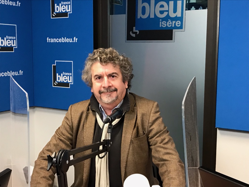 Retrouvez demain à 8h20 ma Carte blanche dans l'émission de .<a href="/BertrandFissot/">Bertrand Fissot</a> sur @bleu_isere! @michel_orier <a href="/andrefaucon/">André Faucon</a> <a href="/SaleraBenarbia/">Saléra Benarbia</a> @AntoineGodbert <a href="/ArnaudMeunier10/">Meunier Arnaud</a> <a href="/ArtAbs/">Art Absolument</a> <a href="/JDAofficiel/">Le Journal des Arts</a> <a href="/PETITBULLETIN/">Le Petit Bulletin</a> <a href="/Aurelien_PB/">Aurélien Martinez</a> <a href="/LucilleLheureux/">Lucille Lheureux</a> <a href="/CAROUBEA/">Béatrice Caroubier</a> <a href="/MChBordeaux/">Marie-Christine Bordeaux</a> <a href="/Arnaud_Laporte/">Arnaud Laporte</a>