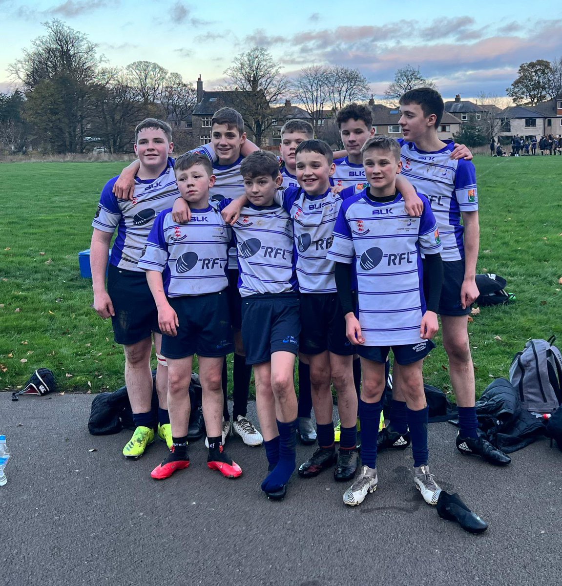 Elland_12's tweet photo. A great win for the year 8 boys representing @Brooksbank_PE 48-0 against @cockburnschool. 9 @Elland_12 players all more than contributed to the win ! Well done fellas ⚫️🟡 https://t.co/kUcitKieVj
