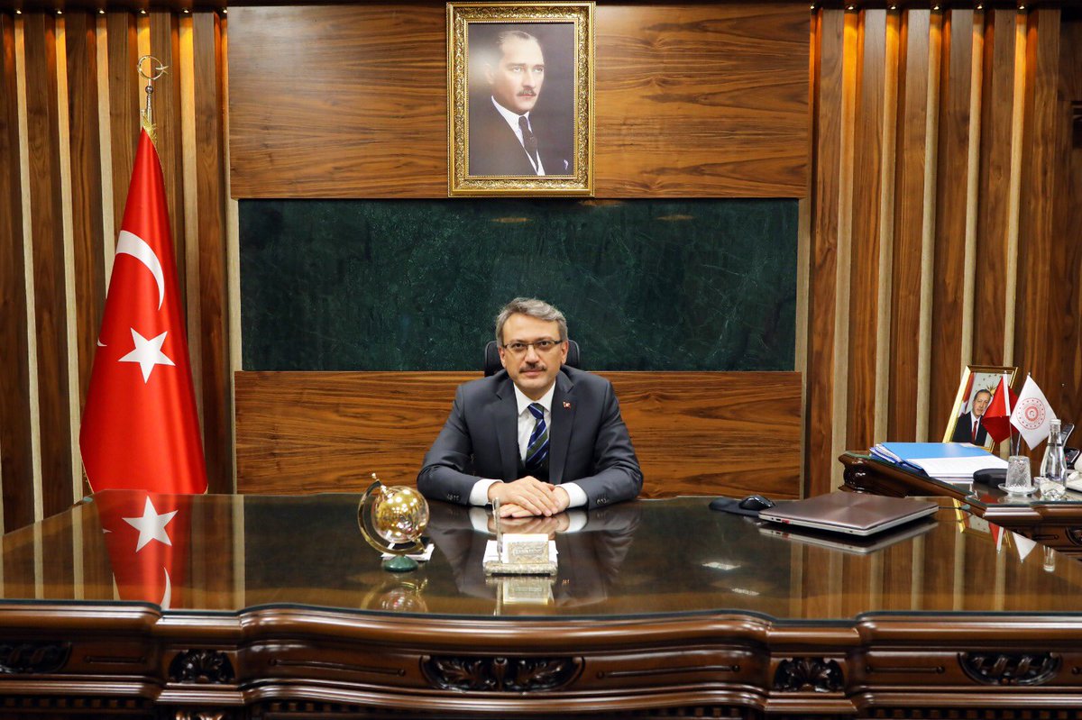 Valimiz Kadir Ekinci’nin “24 Kasım Öğretmenler Günü” Kutlama Mesajı

bingol.gov.tr/valimiz-kadir-…