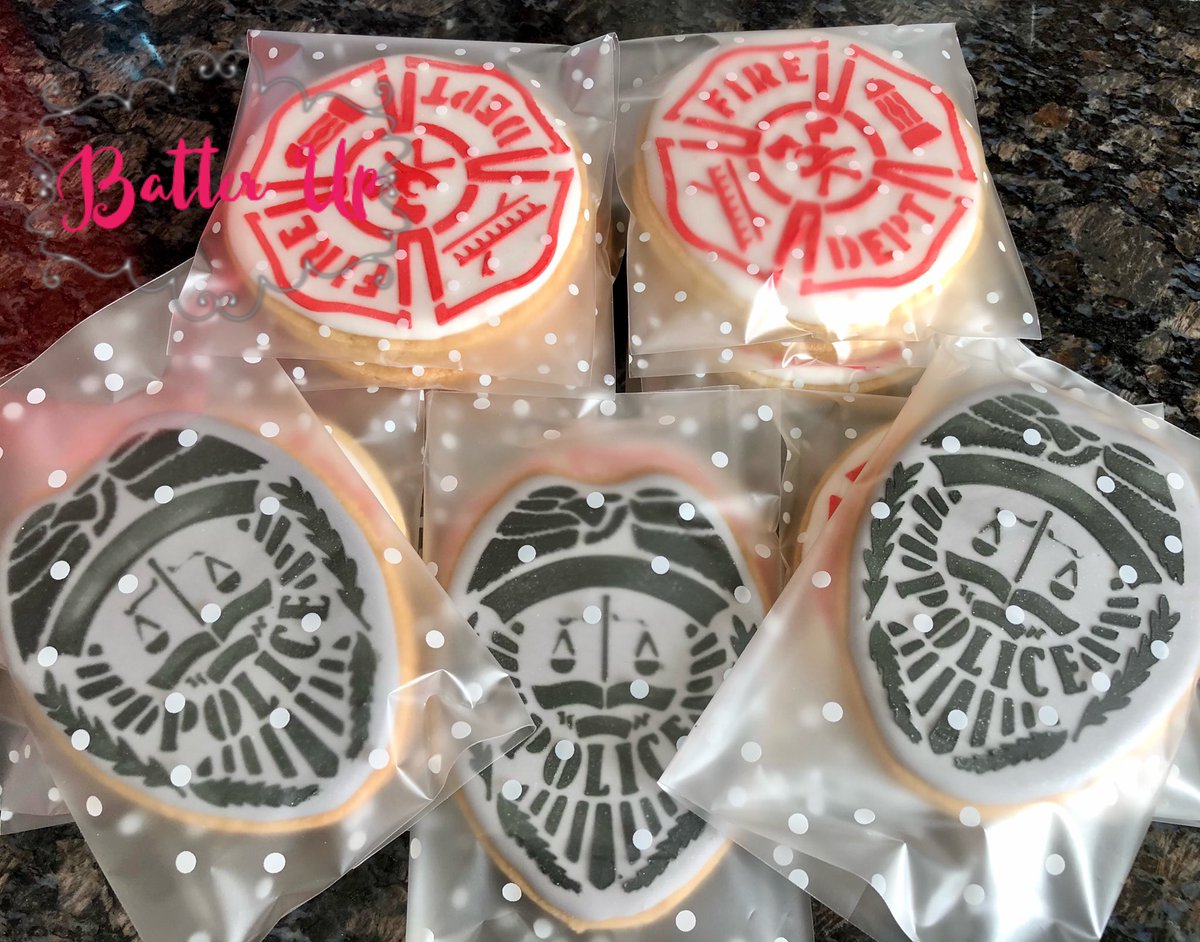 Cupcakes for <a href="/tegacaytitans/">Tega Cay Titans</a> and cookies for <a href="/TegaCayPD/">Tega Cay Police</a> and <a href="/tegacayfire/">Tega Cay Fire Dept.</a>. 

Be sure to give thanks, always!

FB: #batterupjw