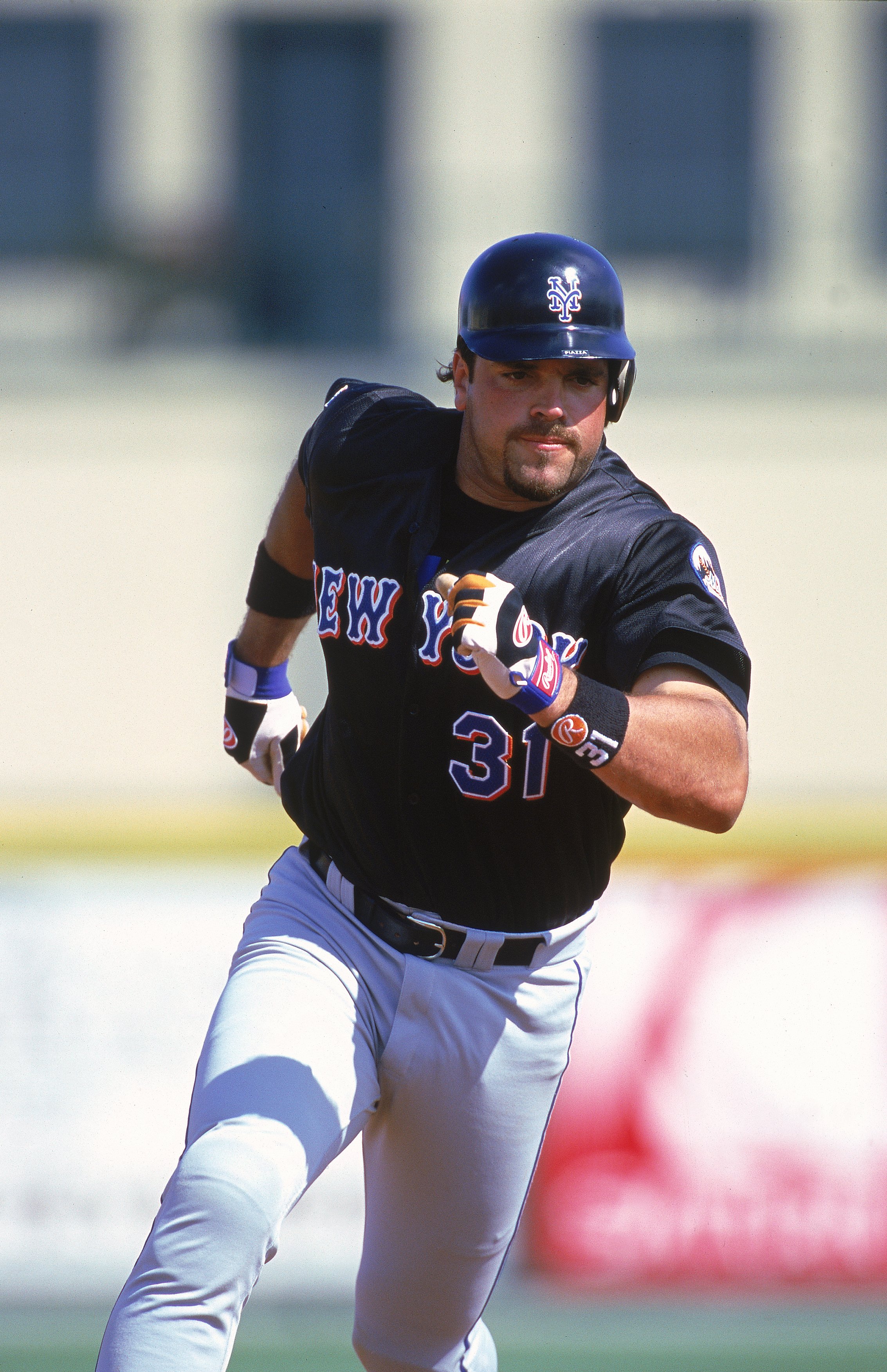 New York Mets on X: 2000 black jersey ➡️ 2021 black jersey.  #TransformationTuesday  / X