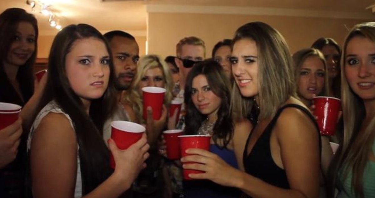 Party glasses interview solo