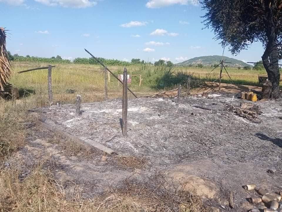 Bay_Lay_88's tweet photo. TerroristsSAC Raided Palin, Zeekyun, ThapyaypinSu, Kinethaw, Thetkalkyin #Monywa Tsp, #Sagaing, Ransacked &amp; Burned Down 2 PDF camps,4 motorcycles &amp; 70lakhs worth of properties.Injuring some PDF. LEGALIZATION OF NUG #Nov23Coup    #WhatsHappeningInMyanmar https://t.co/SnqGUYiMR0