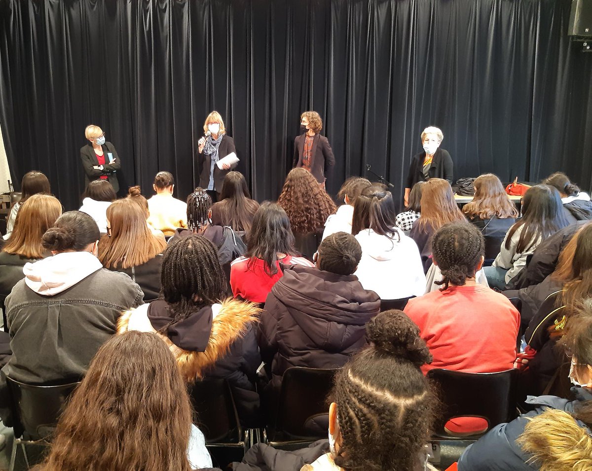 AlstomFrance's tweet photo. Heureux de participer à la journée #FillesMathsInformatique avec @femmesetmaths, @Asso_Animath, @FondBPascal, @villesaintouen & @Ellesbougent afin de sensibiliser les jeunes filles aux métiers scientifiques, mais aussi d’aborder les clichés et biais de genre. #JFMI https://t.co/2xPyi1x6oQ