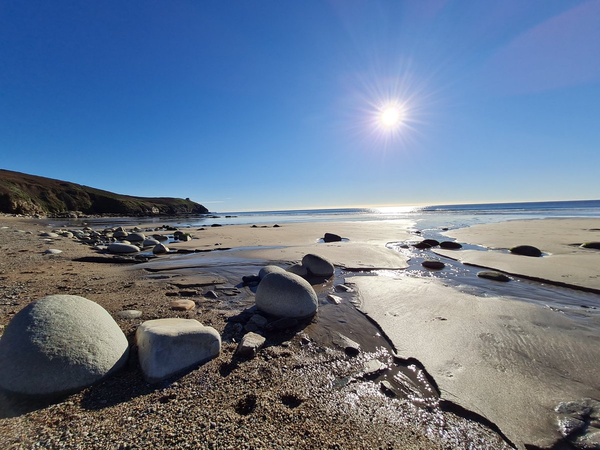 Like pebbles on a beach.....@beauty_cornwall <a href="/Cornwall_Coast/">Cornwall Coast</a> #Cornwall #beach #PraaSands #seascape