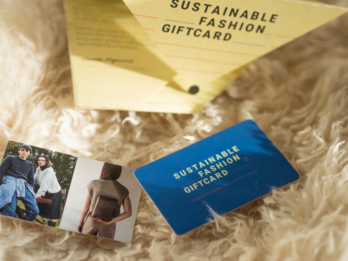 Op zoek naar een gepersonaliseerd, duurzaam en snel leverbaar #eindejaarsgeschenk? Dan is onze #sustainablefashion  #giftcard het perfecte cadeau! Ontdek hier ons aanbod: ap.lc/ndMR8 en bestel direct via nanette@ow-ourworld.nl