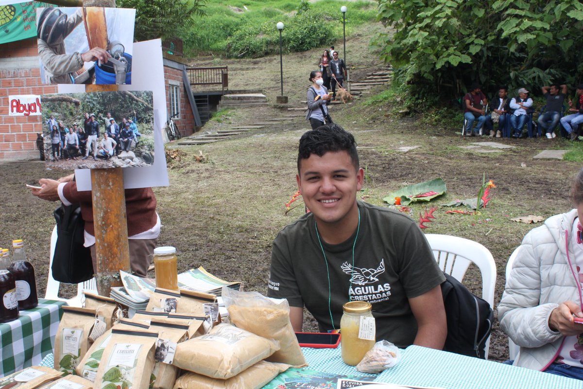 Serraniagua's tweet photo. Compartimos algunas imágenes de lo que fue el Encuentro de productores ecológicos y sabidurías populares #ecovida2021, donde participamos en espacios comunes que luchan por los territorios soberanos desde la siembra y el amor por nuestra Abya Yala.
#ecovida2021 #agroecologia https://t.co/ygCWhDQARZ