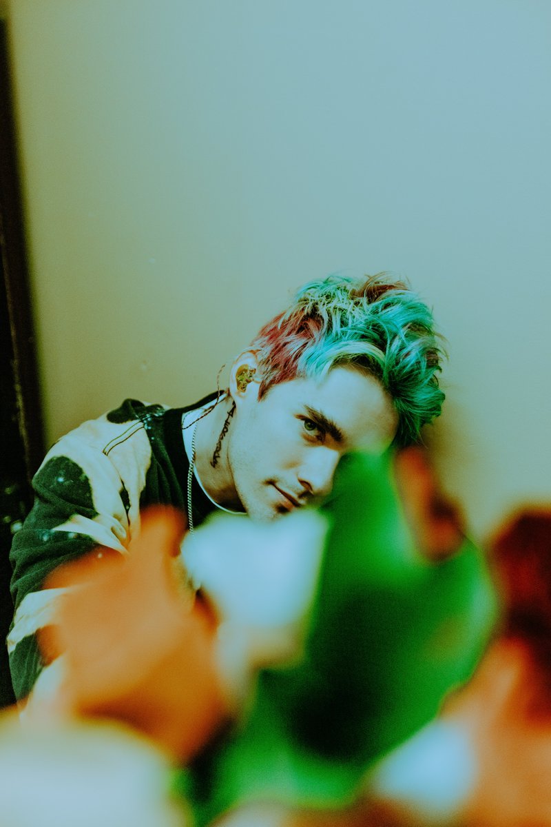 awsten tweet picture