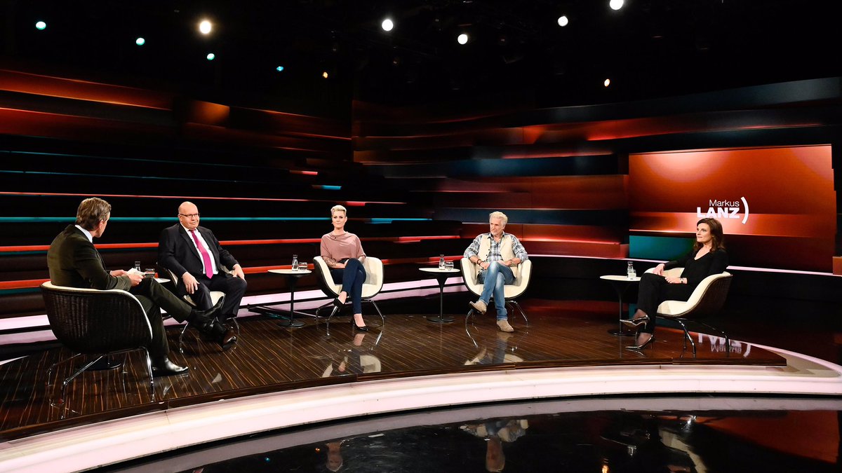 Heute, Dienstagabend begrüßt Markus #Lanz um 23:15 Uhr folgende Gäste:
 
CDU Politiker Friedrich Merz (<a href="/_FriedrichMerz/">Friedrich Merz</a>), Journalistin Kerstin Münstermann (<a href="/KMuenstermann/">Kerstin Münstermann</a>), Virologe Timo Ulrichs und Journalistin Corinna Milborn (<a href="/corinnamilborn/">Corinna Milborn</a>)