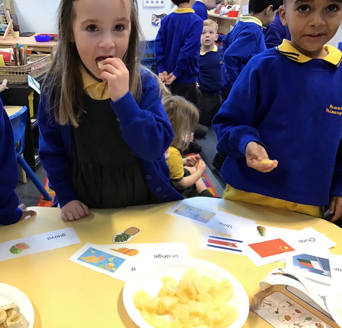 BeaverRoad_Pri's tweet photo. Handa left Reception a surprise this week. There was lots of fruit to try and a special book to read. We became authors and illustrators and added our own sentence to our sunset picture. Thank you for sharing your culture with us Handa! #handassurprise https://t.co/Lkoq41hZol
